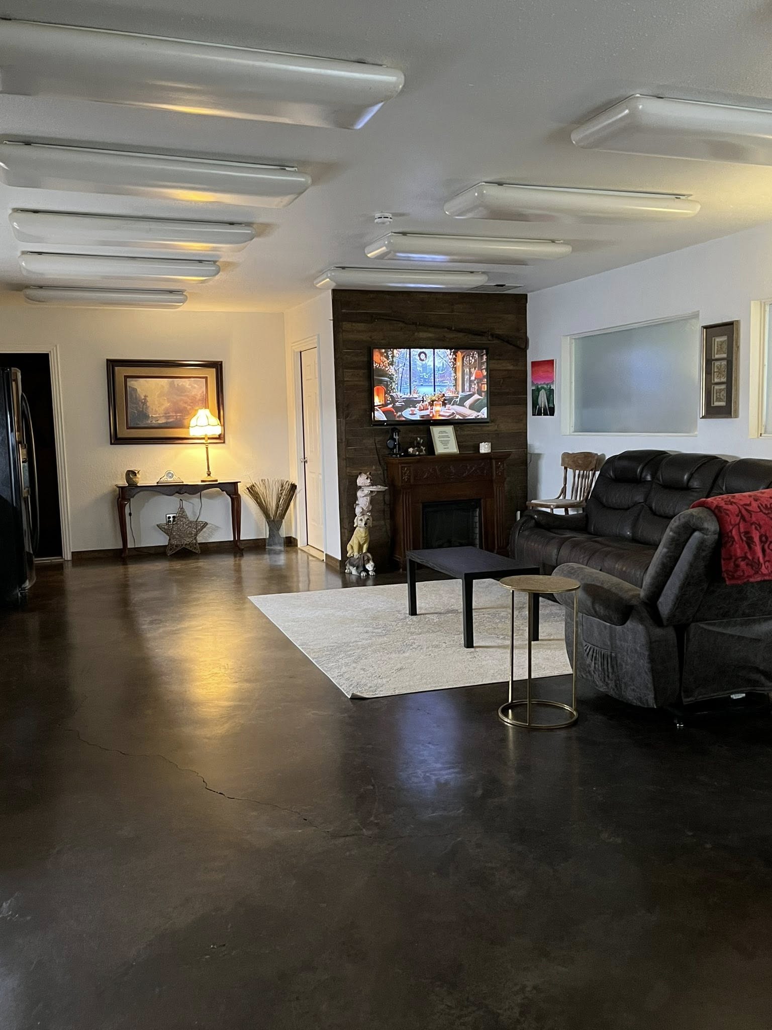 grooms suite photo